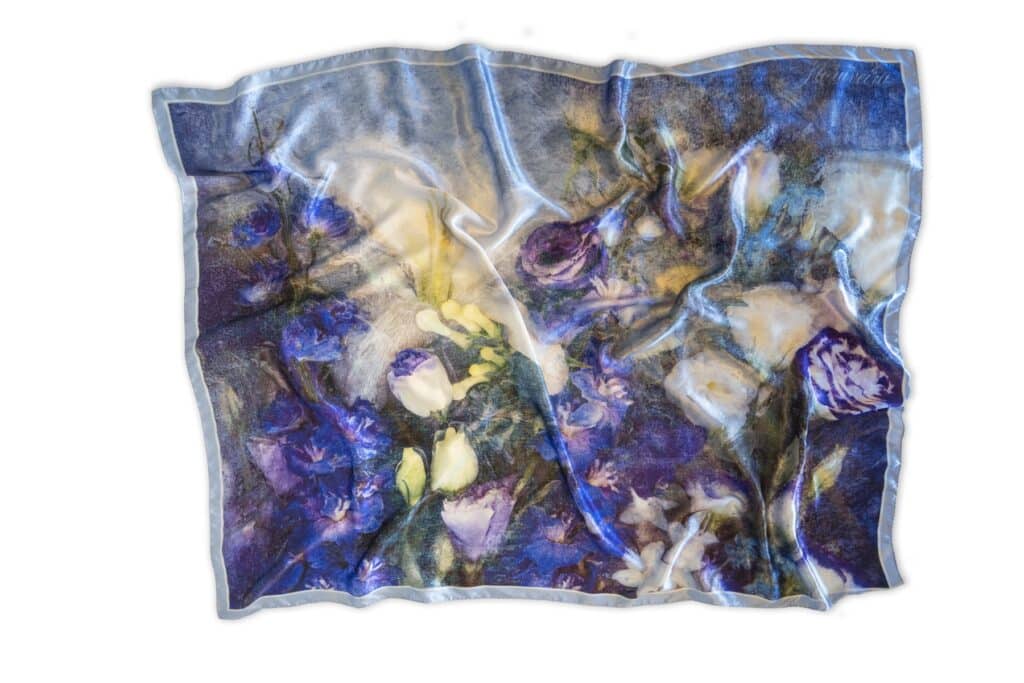 Floraveira - Lilies and Lisianthus Shawl
