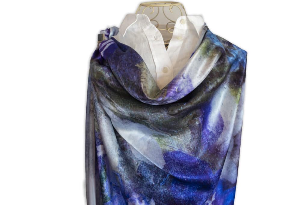 Floraveira - Lilies and Lisianthus Shawl